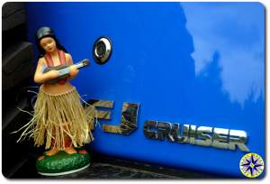 hula bobble doll fj cruiser emblem