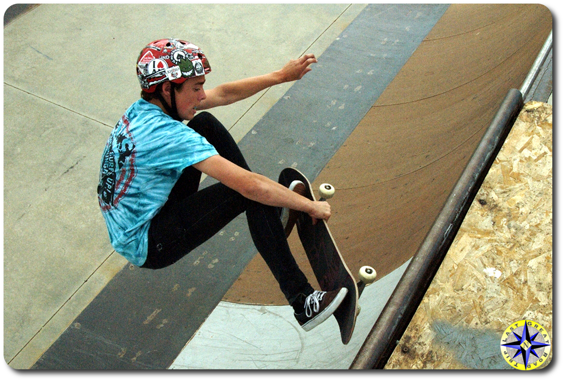 skateboard half pipe