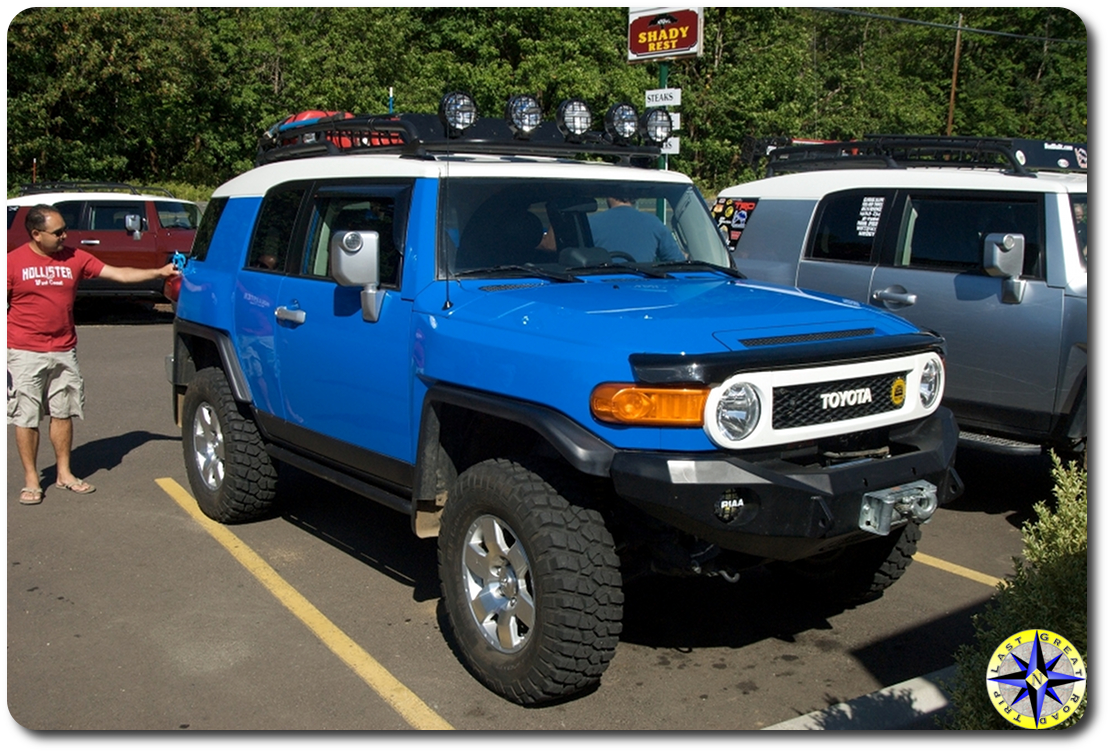 voodoo blue toyota fj cruiser parked
