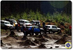 fj cruisers at mud pit