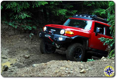 red fj cruiser 4x4 trail