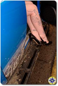 fj cruiser girl tattoo legs