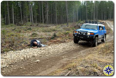 man video taping fj cruiser