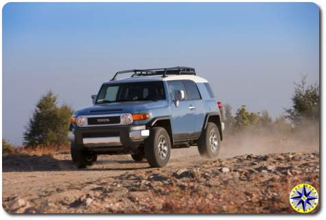 2011 toyota fj cruiser driving