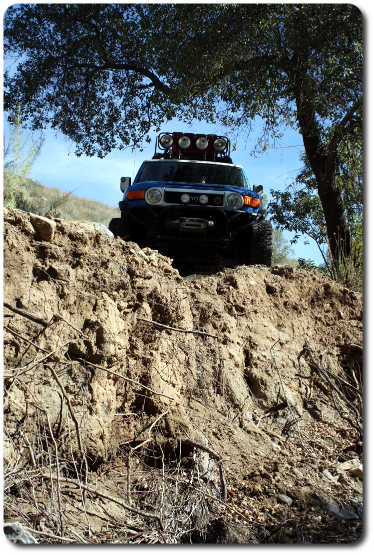 fj cruiser on cliff edge