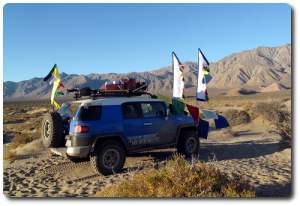 prayer flag on fj cruiser