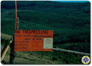 no trespassing sign