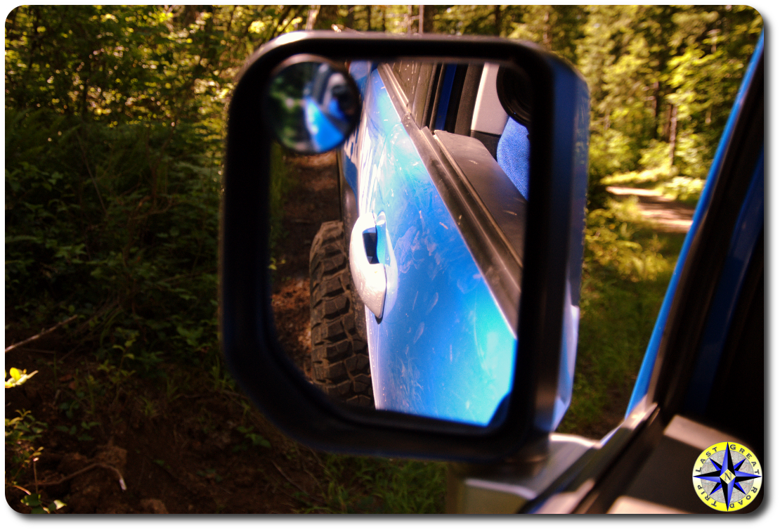 toyota fj cruiser mirror reflection