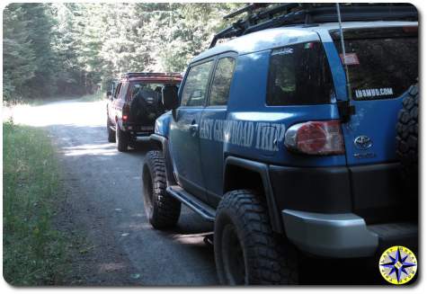 toyota fj cruiser and toyota fj60 off road