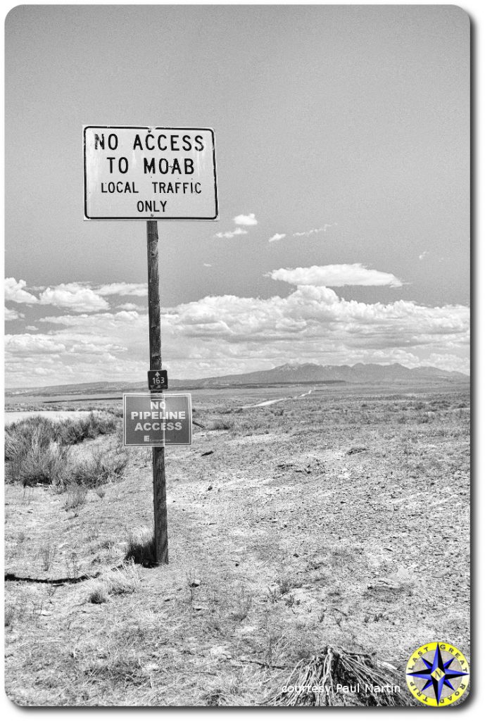 no access to moab sign dirt road