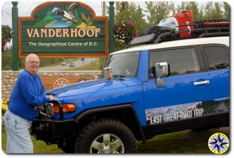 fj cruiser at the geographical center of britsh columbia canada