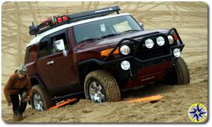 maxtrax fj cruiser stuck on sand hill