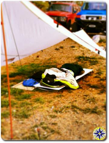 sleeping under a tarp minimalist primitive camping